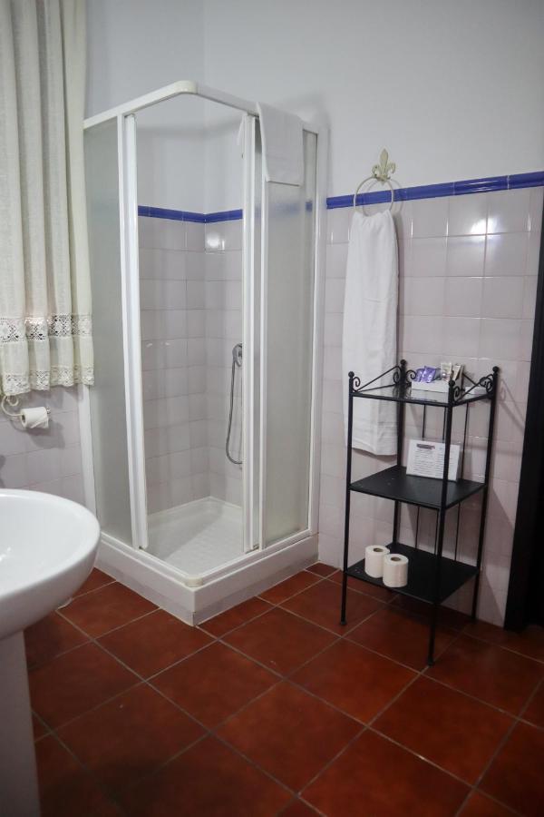Apartamentos Turisticos Casa Cantillo Кармона Екстериор снимка