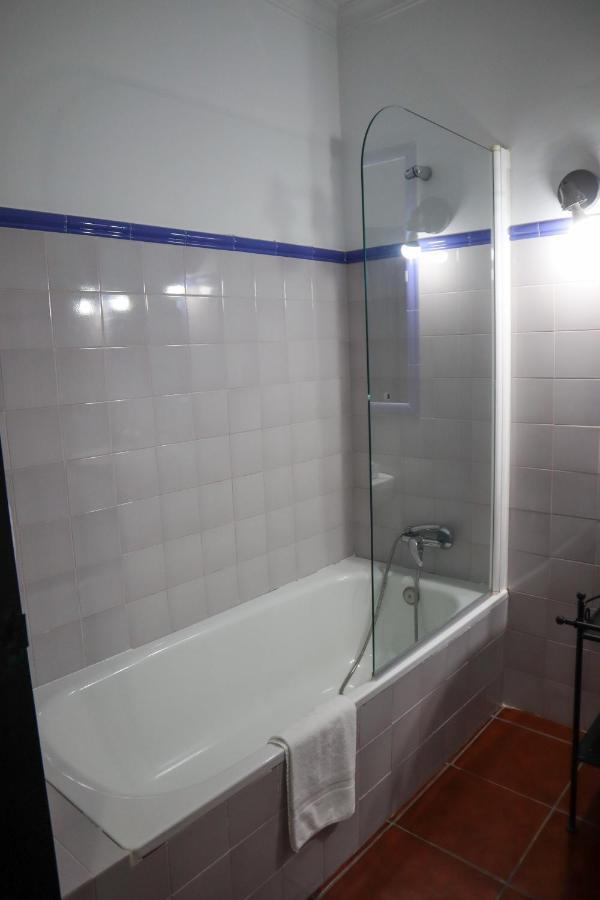 Apartamentos Turisticos Casa Cantillo Кармона Екстериор снимка