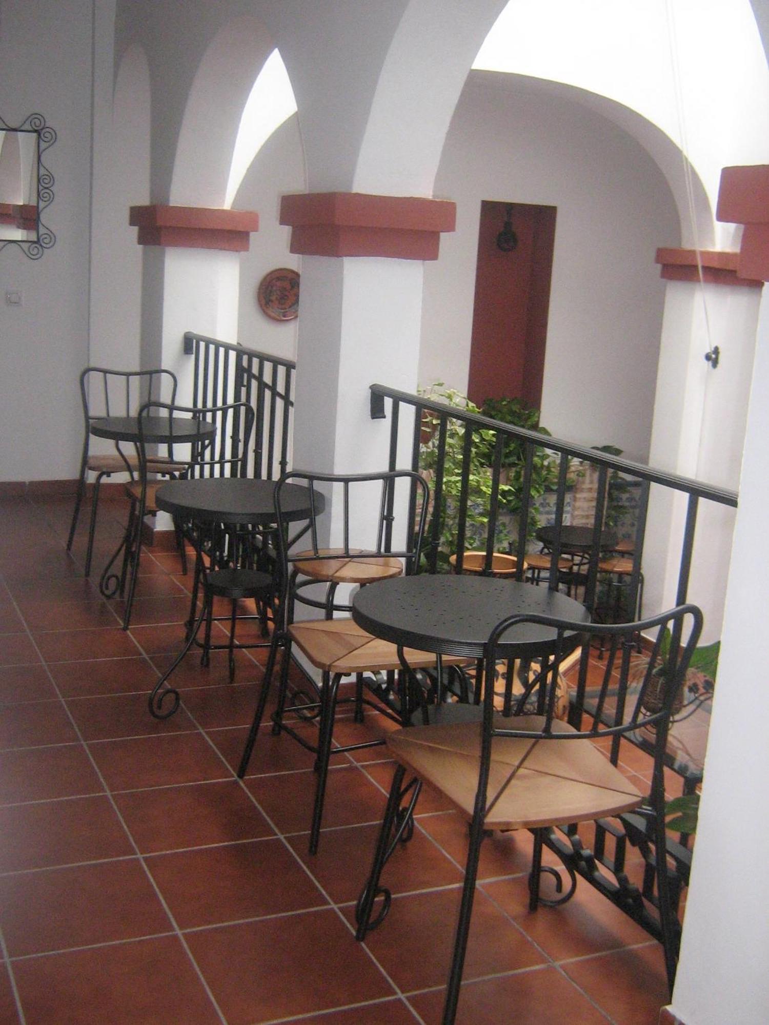 Apartamentos Turisticos Casa Cantillo Кармона Екстериор снимка